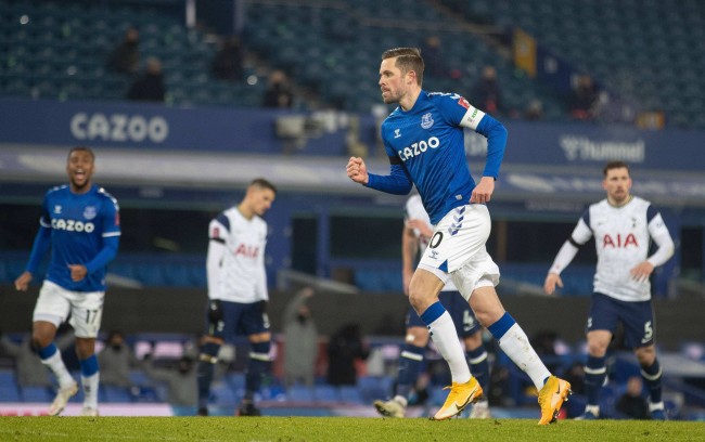 的中韩足球 的中韩足球