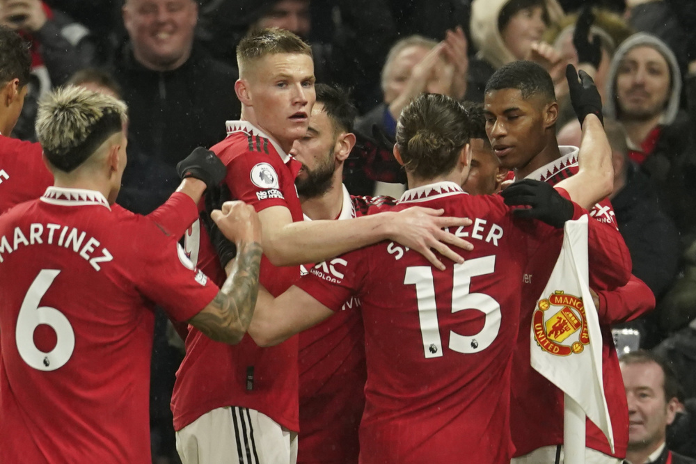 着这位年轻 着这位年轻