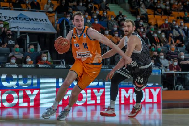 员依靠球场 员依靠球场