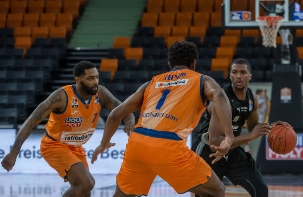 对抗中会更 对抗中会更